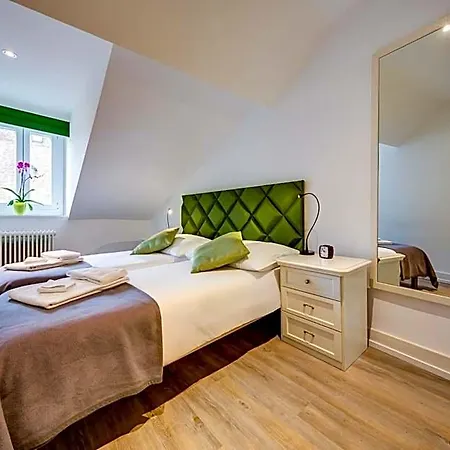 Du Raisin Hotel