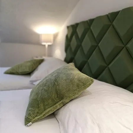 Du Raisin Hotel